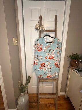 Floral Short-Sleeve V-Neck Top in Light Blue